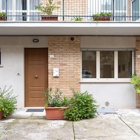 My Bright Apartamento Gubbio