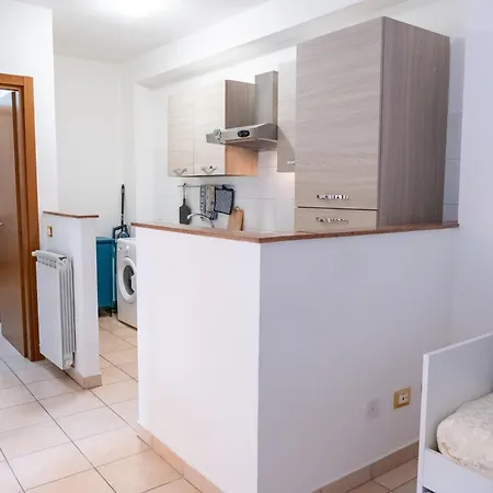 My Bright Apartamento Gubbio